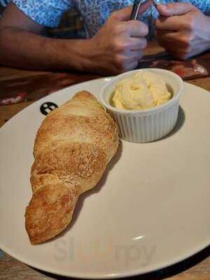 Bica & Co Courtyard Cafe