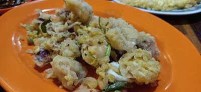 Medan Ikan Bakar Muara Sungai Duyung