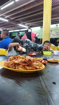 Medan Ikan Bakar Muara Sungai Duyung