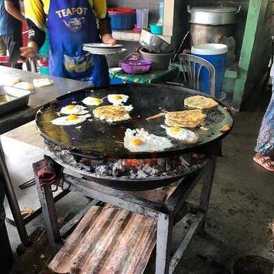 Roti Canai Kayu Arang