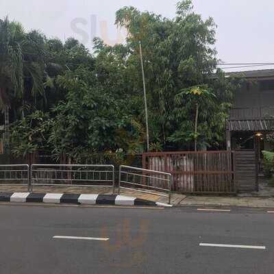 The Woods Second Hand Book Store And Cafe