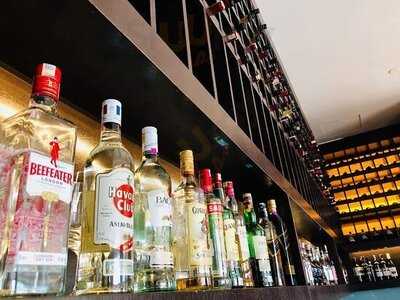 Axis Lounge At The Doubletree By Hilton Melaka