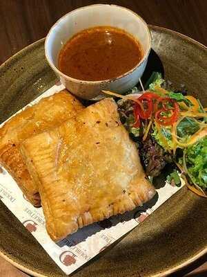 Axis Lounge At The Doubletree By Hilton Melaka