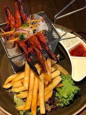 Axis Lounge At The Doubletree By Hilton Melaka