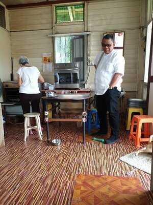 Bee Bee Pineapple Tart  House