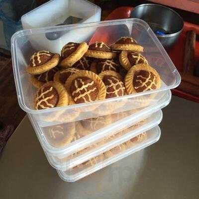 Bee Bee Pineapple Tart  House