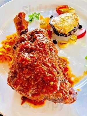 Beach Blanket Babylon