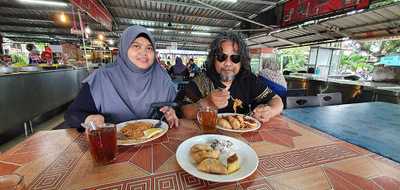 Perhentian Kuih Kampung