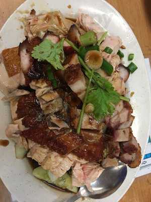 Tong Seng Hainanese Chicken Rice