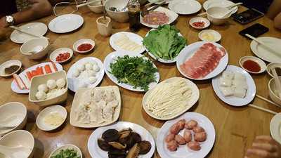 Yi Bing Qing Fish Head Steamboat