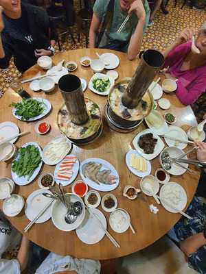 Yi Bing Qing Fish Head Steamboat