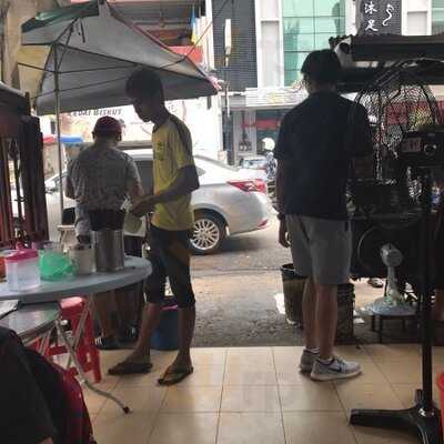 Lorong Selamat Fried Oyster & Char Hor Fun