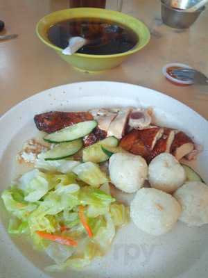 Heng Hainanese Chicken Rice Ball