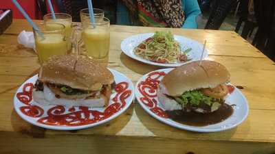 Restoran Bunga & Tembok