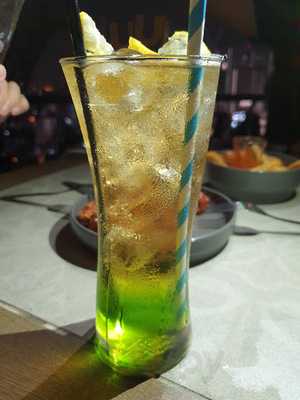 Hh M Summit 191 Rooftop Bar