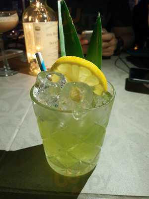 Hh M Summit 191 Rooftop Bar