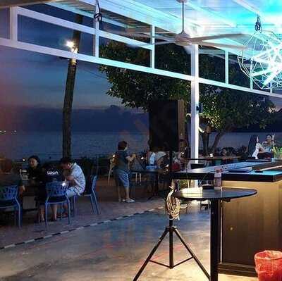 Thirstday Bar And Restaurant