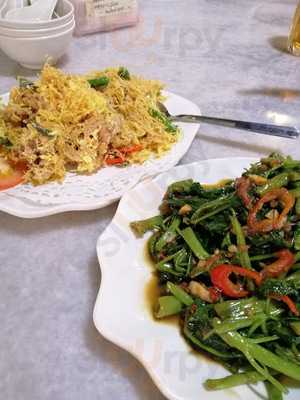 Banana Leaf Nyonya Restaurant