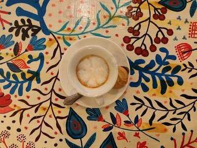 Indah House Kuching - Cafe, Art Event Space, Homestay, Cooking Class