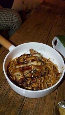 Momentz Music Restaurant