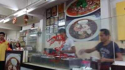 Auntie Lora Penang Prawn Mee Kopitiam