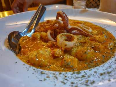 Razzmatazz Bistro, Pub & Lounge