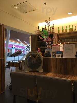 Fukuya Japanese Restaurant/sushi Bar