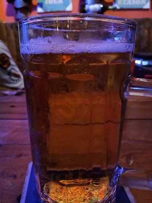 Hyello Cafe & Bistro