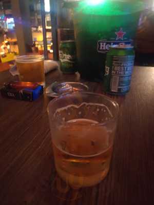 Hyello Cafe & Bistro