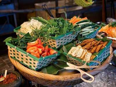 Makan Kitchen At Doubletree By Hilton Hotel