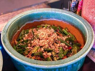 Makan Kitchen At Doubletree By Hilton Hotel