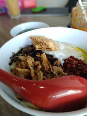 Yat Jie Homemade Pan Mee