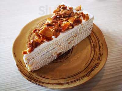 Le Parlour Cafe Studio