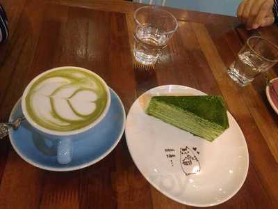 Le Parlour Cafe Studio