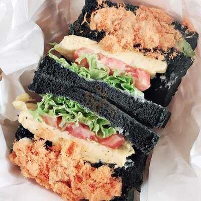 A Toast Breakfast & Juice Bar