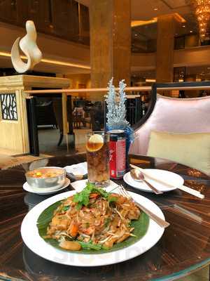 Lobby Lounge At Shangri-la Hotel