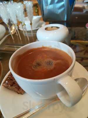 Lobby Lounge At Shangri-la Hotel