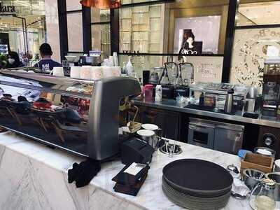 The Coffee Bean & Tea Leaf