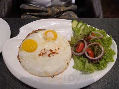 Weissbrau Bistro & Bar