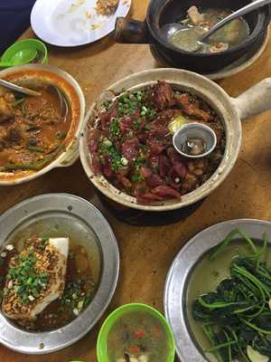 Heun Kee Claypot Chicken Rice