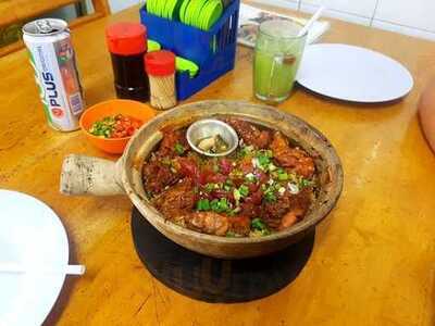 Heun Kee Claypot Chicken Rice