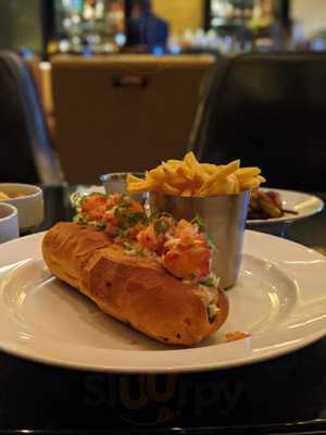 The Astor Bar And Decanter