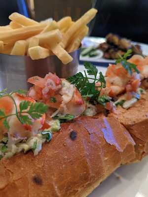 The Astor Bar And Decanter