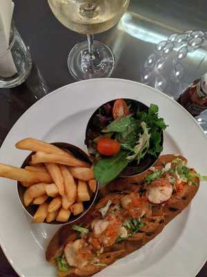 The Astor Bar And Decanter