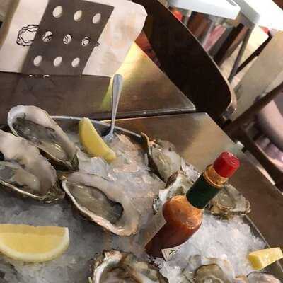Shucked Oyster And Seafood Bar