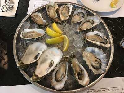 Shucked Oyster And Seafood Bar