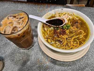 Ali, Muthu & Ah Hock