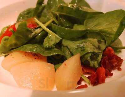 Leonardo's Dining Room & Wine Loft