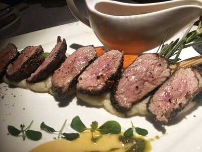 Leonardo's Dining Room & Wine Loft