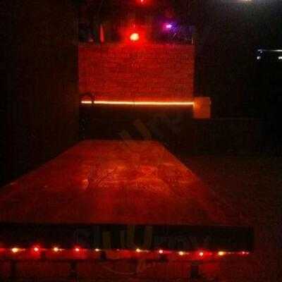 Lola Kuching Cocktail And Bar